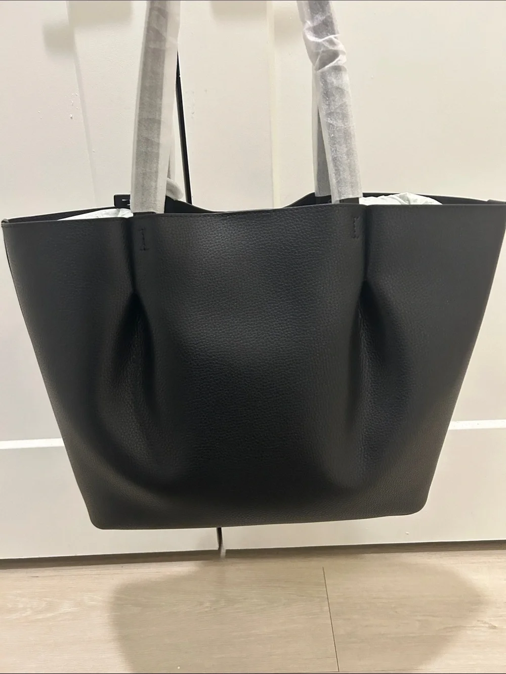 Michael Kors (NWT) Carson Large Pebbled Leather Tote Bag